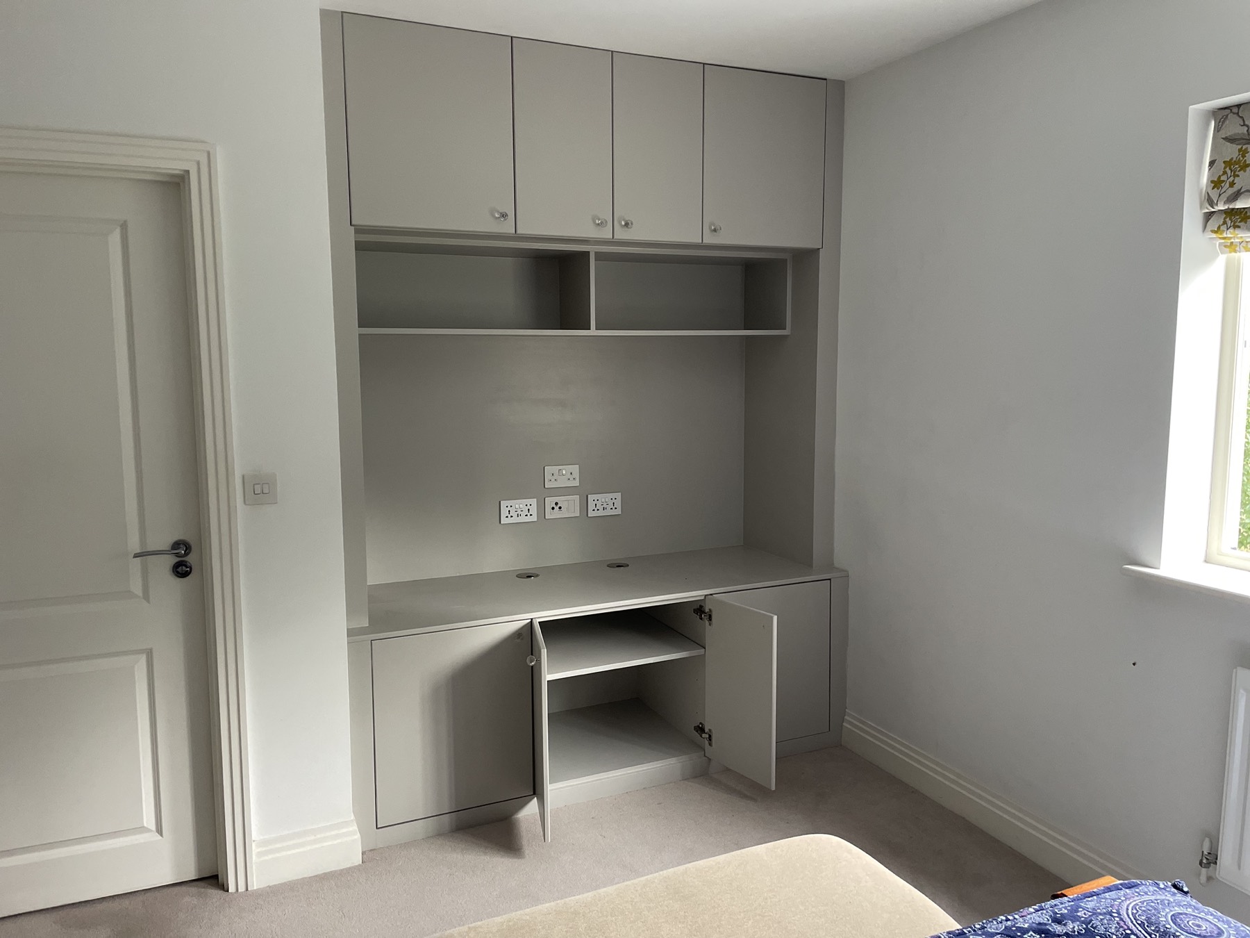 Fitted media unit with storage